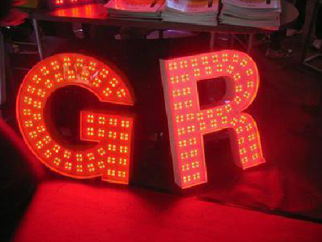 新干县LED发光字常见的安装误区。